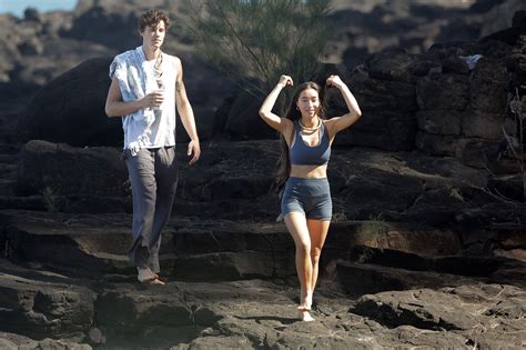 hitomi mochizuki|Shawn Mendes snapped in Hawaii with Hitomi Mochizuki